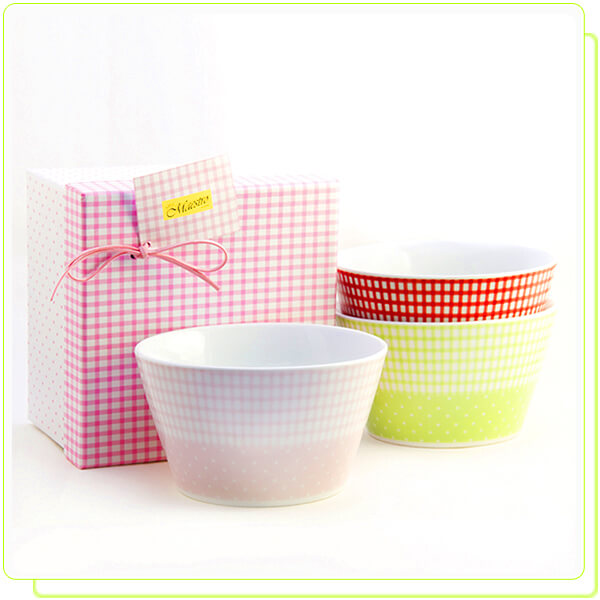 MAESTRO Porcelianiniai dubenys. 2 gb, Ø 14 cm. Spalva: raudona MR 10009 07 RD