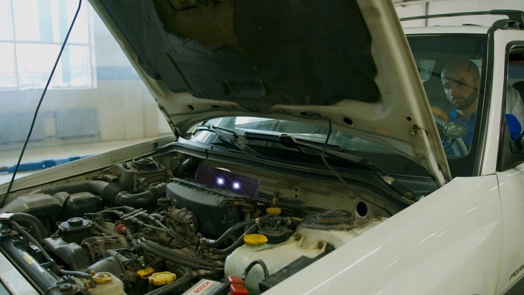 Automobilinis kiaunių, pelių ir žiurkių baidytuvas su LED blyksniais, maitinamas baterijomis