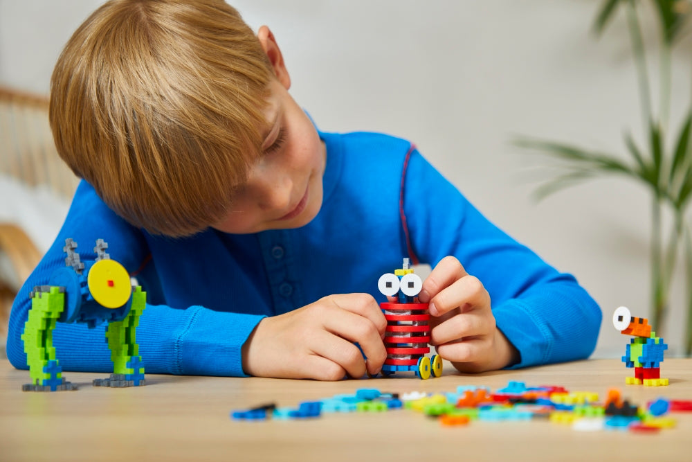 Plus Plus konstruktorius, Mokausi statyti robotus, 250 det.