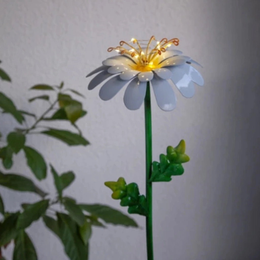Saulės energija įkraunamas LED sodo šviestuvas „Ramunė“, 77 cm