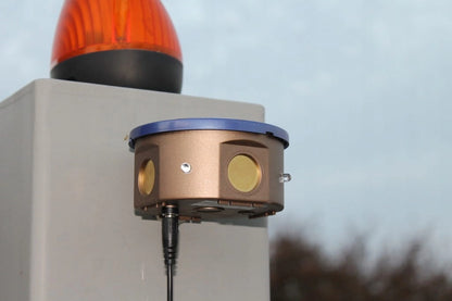 Ultragarsinis kiaunių ir graužikų baidytuvas B360LED su 3 garsiakalbiais ir LED blyksniais